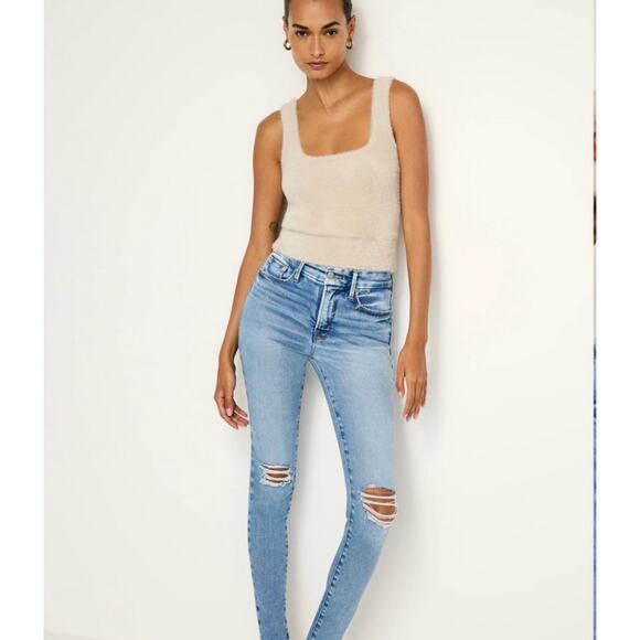 Good American High Rise Flattering Light Wash Busted Knee Raw Hem Jeans - Picture 1 of 6